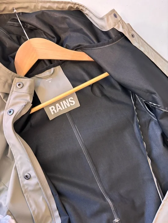 Rains Beige Hooded Trench Coat Size Medium Curve Jacket Scandi Gorpcore Work - Picture 14 of 16